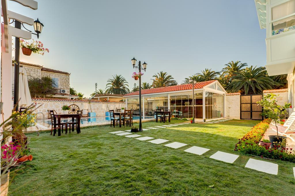 Bellapietra Hotel Alacati Exterior photo